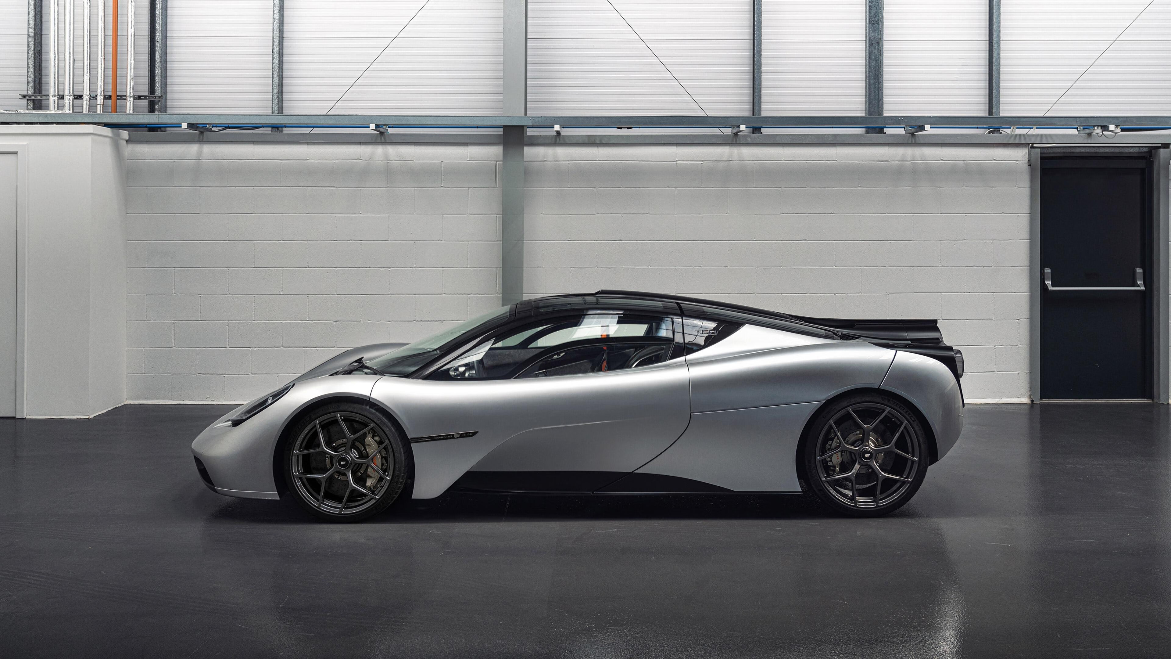 日本马术协会与大学合作,开展马术专业课程,培养专业人才。,日本东京马术俱乐部