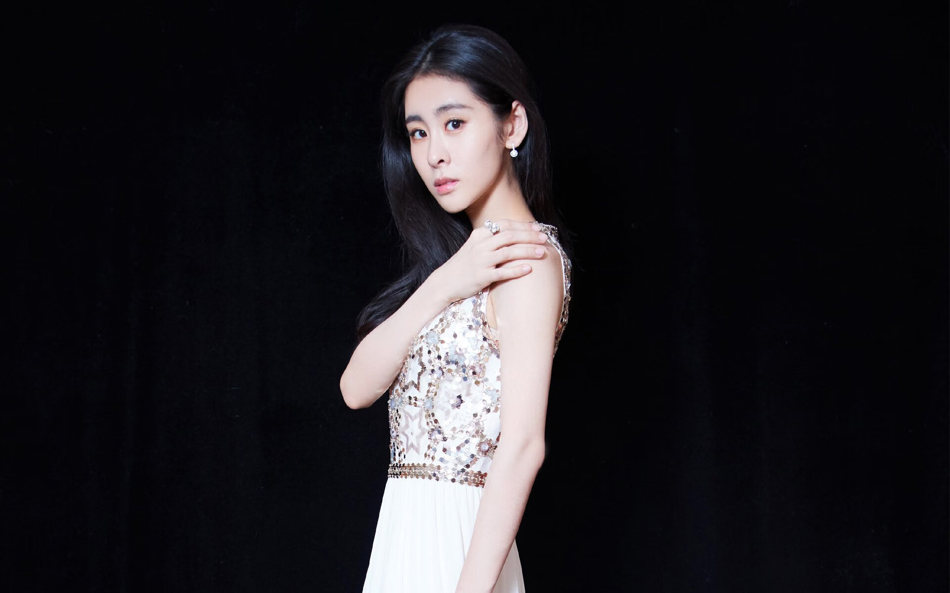 九游娱乐(jiuyou)官方网站-比赛现场观众热情高涨，为双方加油助威，比赛加油助威的口号