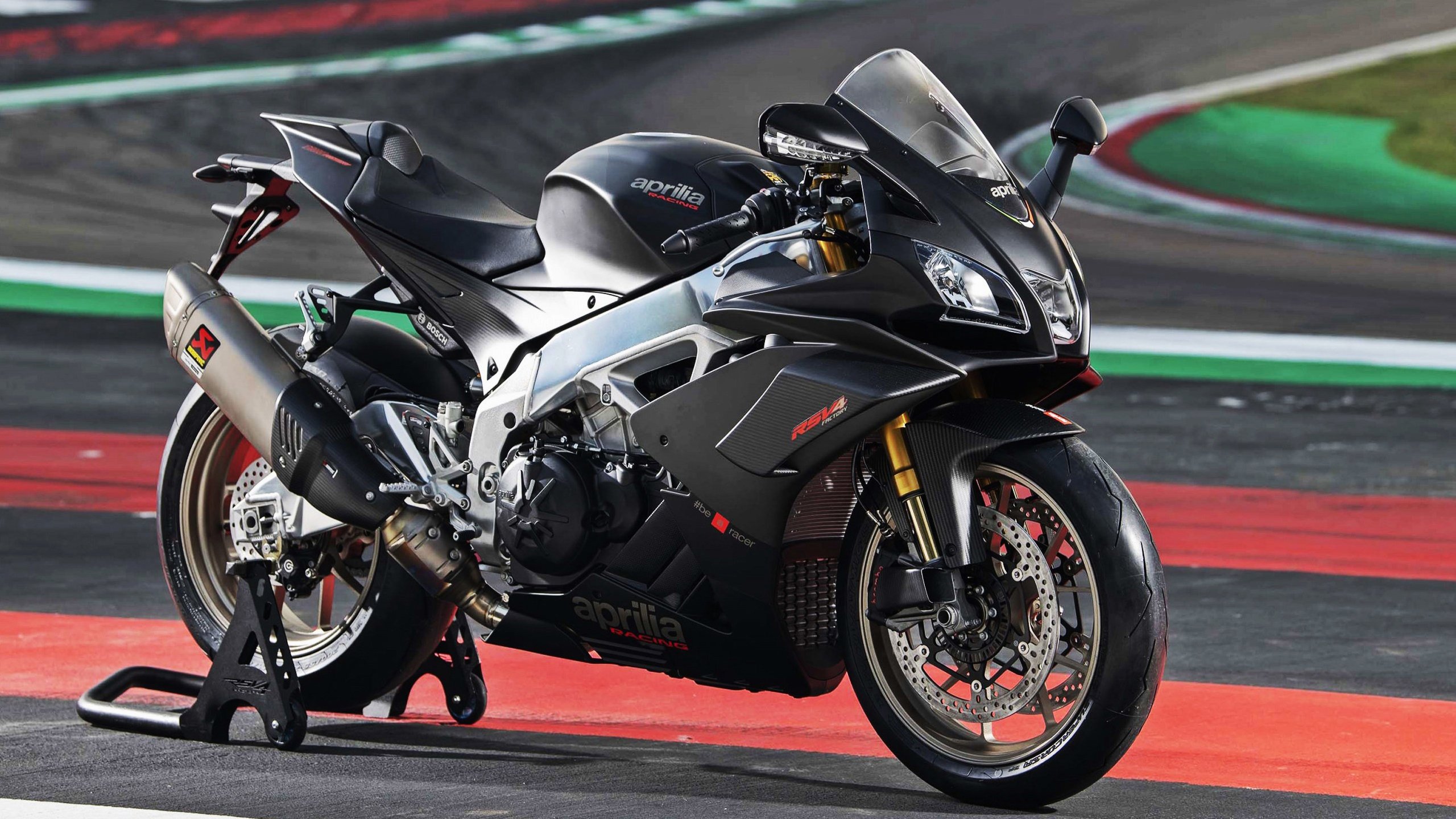 乔·莫伊：全黑队的scrum主宰，在攻防转换中提供关键保障，乔伊百科